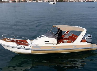 Aquamax  B27 is a sport luxury overnighter