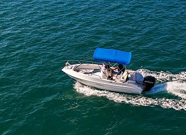 Bluline 19 plastic boat 3