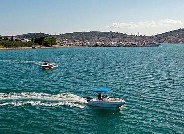 Bluline 19 plastic boat 5