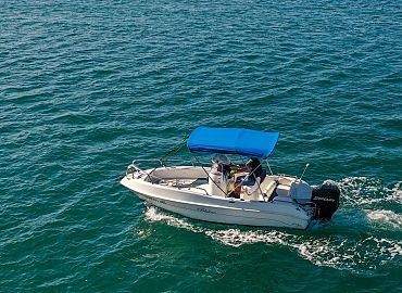 Bluline 19 plastic boat 6