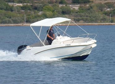 Commander 555 gliser za najam2