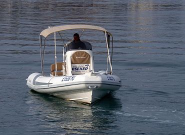 Falkor 22 - boat for rent on island Murter 3