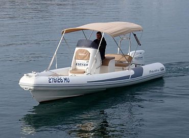 Falkor 22 - boat for rent on island Murter 7