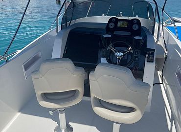 Interquick Silver Boat for rent in Croatia 4
