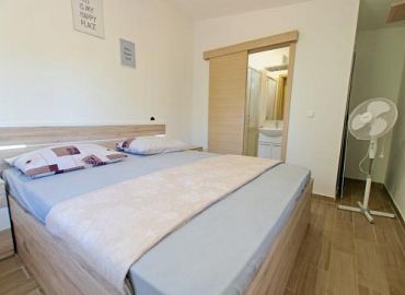 Ležaj u sobi Modrave