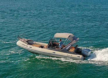 Shark 23 gumeni gliser najam Murter