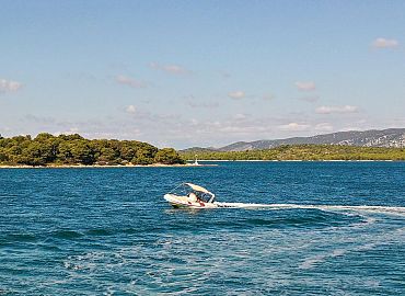 One day trip to Kornati with motor boat from Murter
