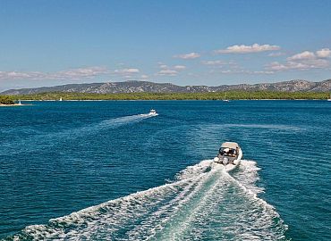 Shark 23 rental boat Murter Croatia 11