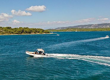 Shark 23 rental boat Murter Croatia 12